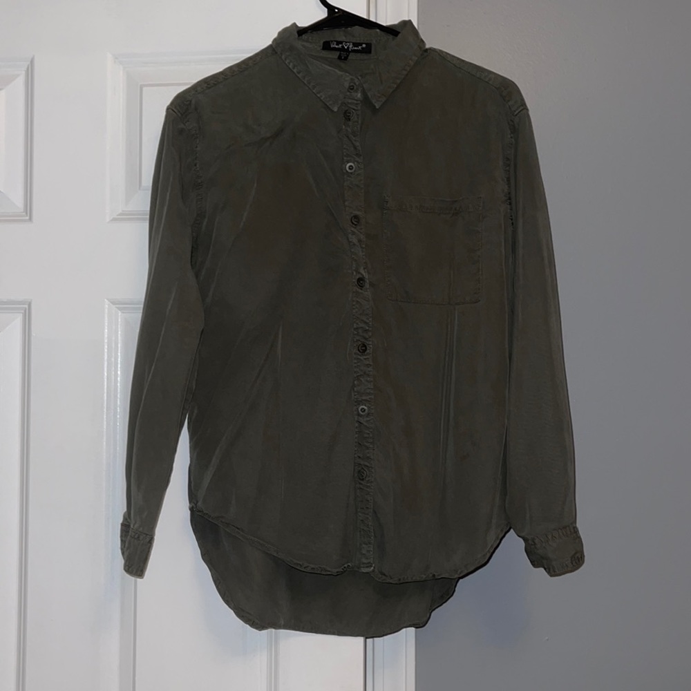 Long sleeve army green button down blouse